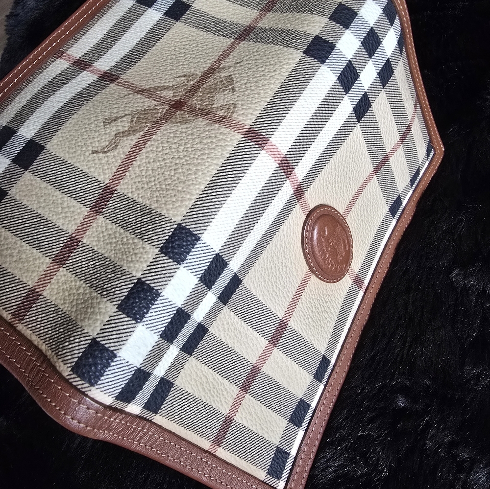 Authentic Burberry Plaid Continental Wallet with Brown Leather Trim - Picture 7 of 16